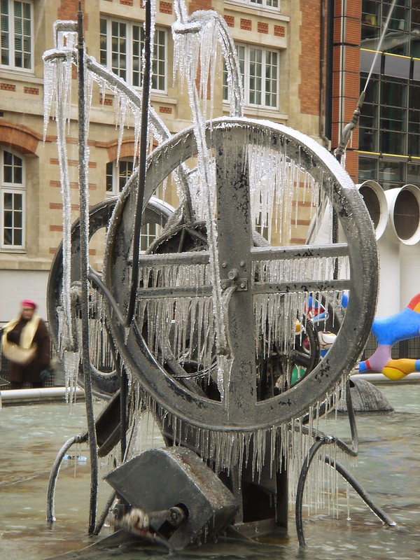 Fontana Stravinski Tingeli, metalna konstrukcija