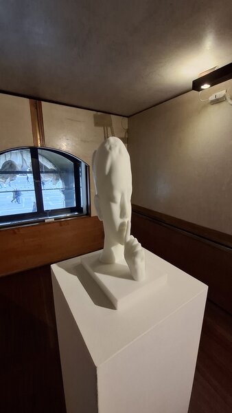 Jaume Plensa Olivetti Showroom